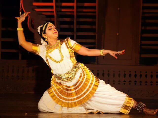 Mohiniatyam